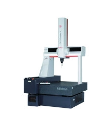 CRYSTA APEX V 776 Máquina de Medición por Coordenadas CNC